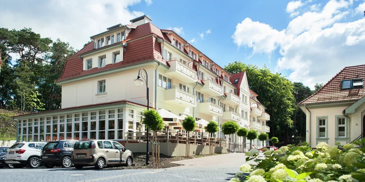 Historický hotel ve Svinoústí: elegantní interiéry, neomezený wellness a snídaně, polopenze či plná penze