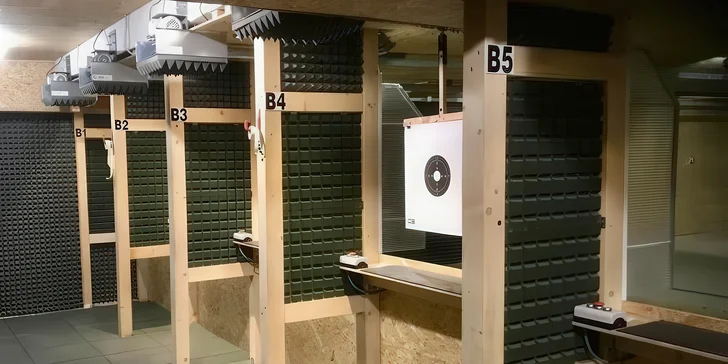 20–120 minut na střelnici: puška, revolver i samopal, vč. dozoru zkušeného instruktora