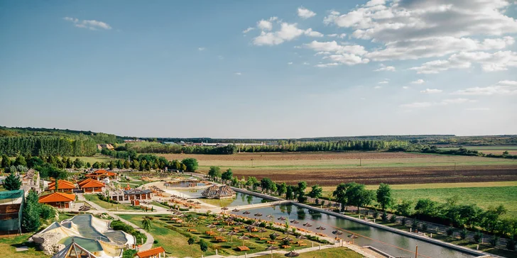 Pobyt v centru maďarského Egeru: snídaně či polopenze a vstup do lázní