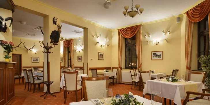 Pobyt v Hluboké nad Vltavou s polopenzí i wellness: hotel pod zámkem v blízkosti golfu