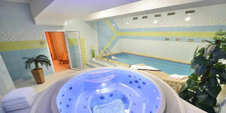 Pobyt v Hluboké nad Vltavou s polopenzí i wellness: hotel pod zámkem v blízkosti golfu