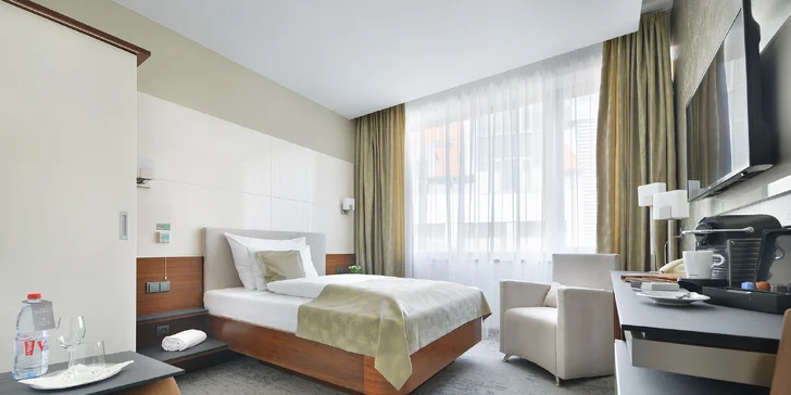 Luxusní pobyt v Hluboké nad Vltavou: 5* hotel u zámku s wellness a jídlem