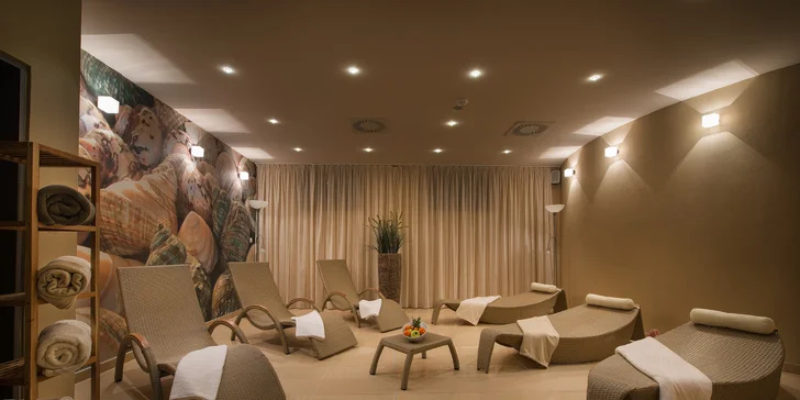 Luxusní pobyt v Hluboké nad Vltavou: 5* hotel u zámku s wellness a jídlem