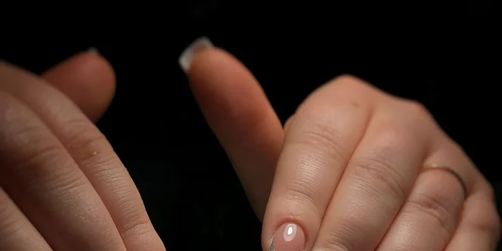 Manikúra, gelové nehty s možností gel laku nebo pedikúra