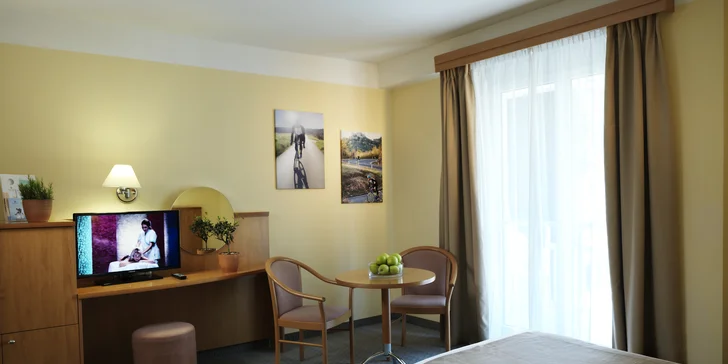 Dovolená ve slovinské Portoroži: hotel s polopenzí, termální bazény, pláž a dítě do 13 let zdarma