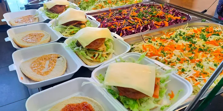 Dürüm, döner i falafel i talíř s hranolky: otevřené vouchery na 200 Kč