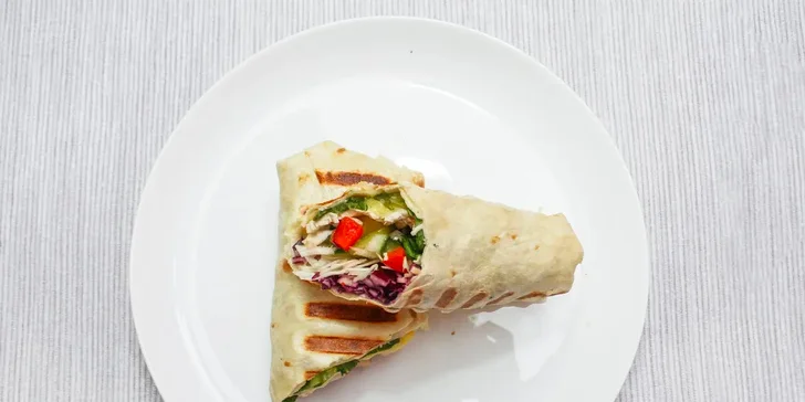Dürüm, döner i falafel i talíř s hranolky: otevřené vouchery na 200 Kč