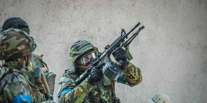 Veřejný airsoft: vstup na sdílenou hru pro 1–7 osob nebo soukromý pronájem