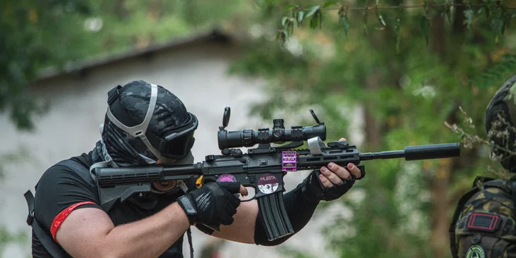 Veřejný airsoft: vstup na sdílenou hru pro 1–7 osob nebo soukromý pronájem