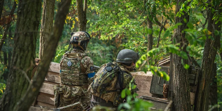 Veřejný airsoft: vstup na sdílenou hru pro 1–7 osob nebo soukromý pronájem