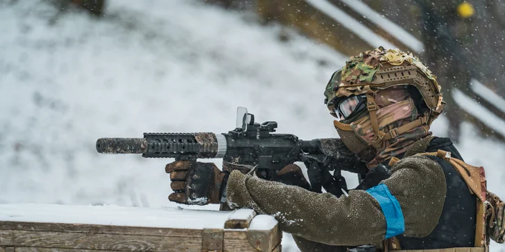 Veřejný airsoft: vstup na sdílenou hru pro 1–7 osob nebo soukromý pronájem