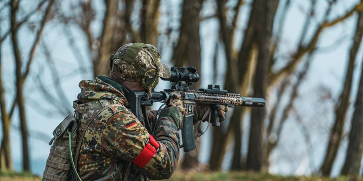 Veřejný airsoft: vstup na sdílenou hru pro 1–7 osob nebo soukromý pronájem