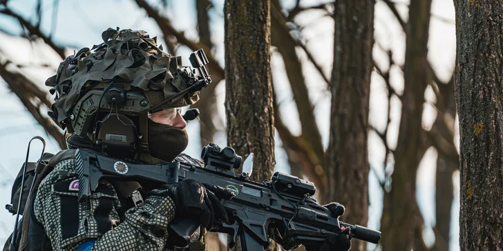 Veřejný airsoft: vstup na sdílenou hru pro 1–7 osob nebo soukromý pronájem