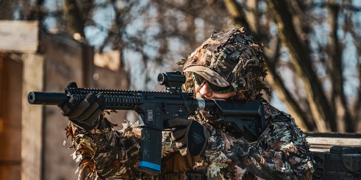 Veřejný airsoft: vstup na sdílenou hru pro 1–7 osob nebo soukromý pronájem