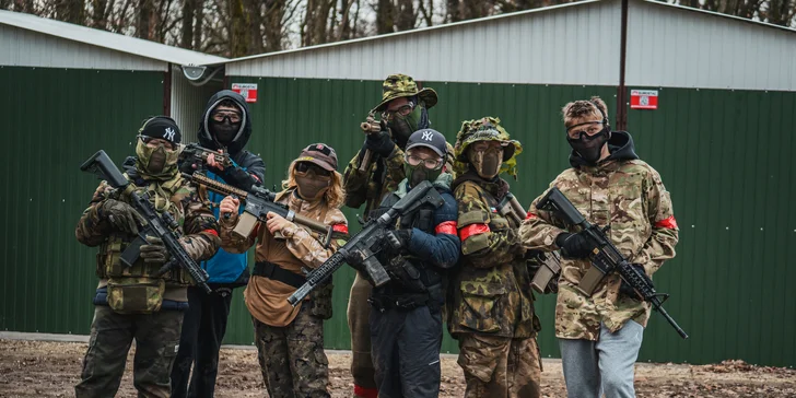 Veřejný airsoft: vstup na sdílenou hru pro 1–7 osob nebo soukromý pronájem