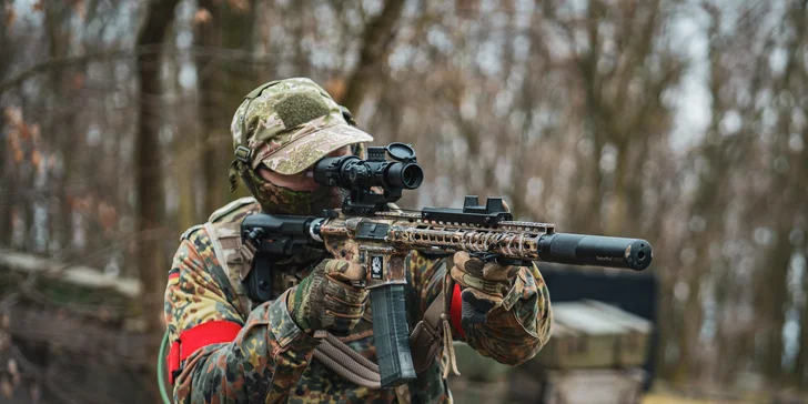 Veřejný airsoft: vstup na sdílenou hru pro 1–7 osob nebo soukromý pronájem