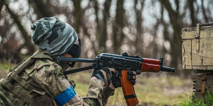 Veřejný airsoft: vstup na sdílenou hru pro 1–7 osob nebo soukromý pronájem