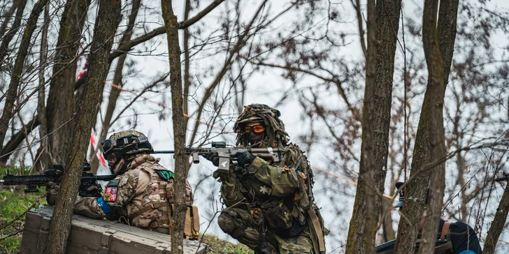 Veřejný airsoft: vstup na sdílenou hru pro 1–7 osob nebo soukromý pronájem