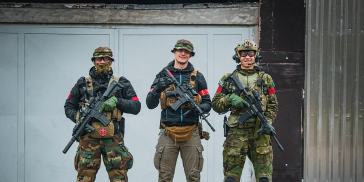 Veřejný airsoft: vstup na sdílenou hru pro 1–7 osob nebo soukromý pronájem