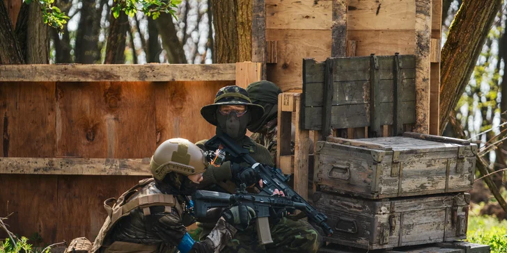 Veřejný airsoft: vstup na sdílenou hru pro 1–7 osob nebo soukromý pronájem