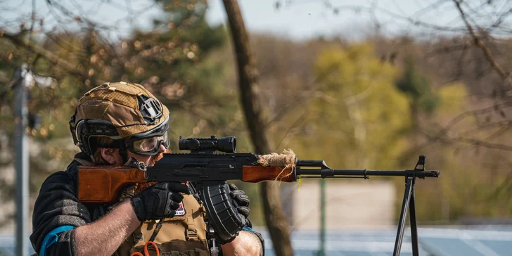 Veřejný airsoft: vstup na sdílenou hru pro 1–7 osob nebo soukromý pronájem