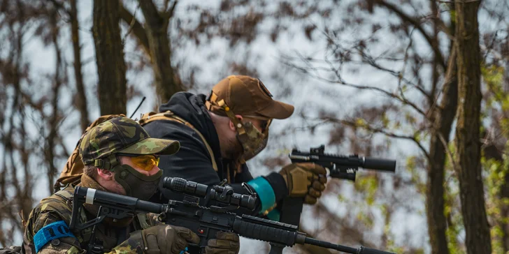 Veřejný airsoft: vstup na sdílenou hru pro 1–7 osob nebo soukromý pronájem