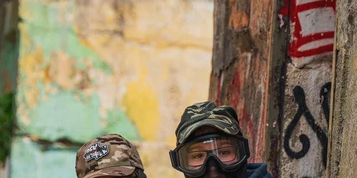 Veřejný airsoft: vstup na sdílenou hru pro 1–7 osob nebo soukromý pronájem