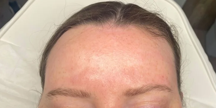 Smyslné řasy a obočí: lash lifting či laminace obočí i včetně barvení