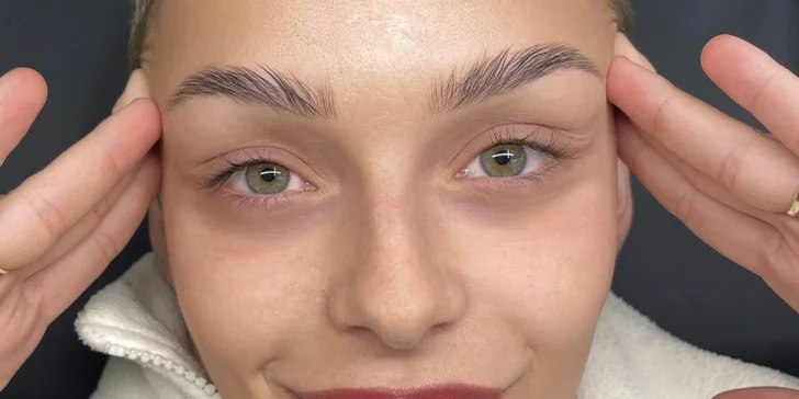 Smyslné řasy a obočí: lash lifting či laminace obočí i včetně barvení
