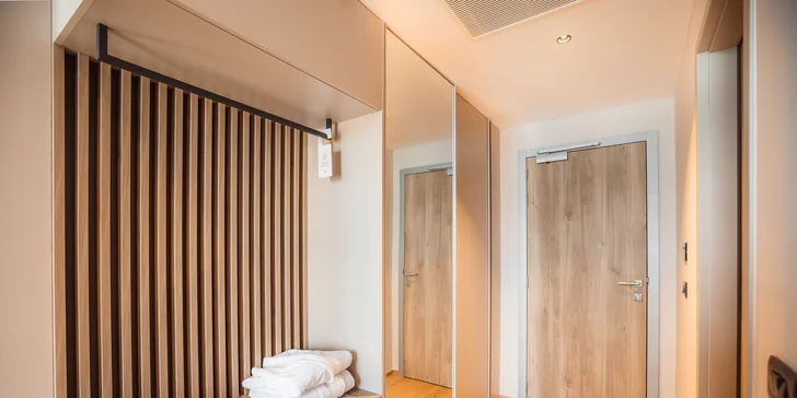 Dovolená u moře: 4* hotel v Portoroži s polopenzí, bazény, dítě do 12,9 let zdarma