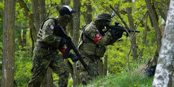 Veřejný airsoft: vstup na sdílenou hru pro 1–7 osob nebo soukromý pronájem