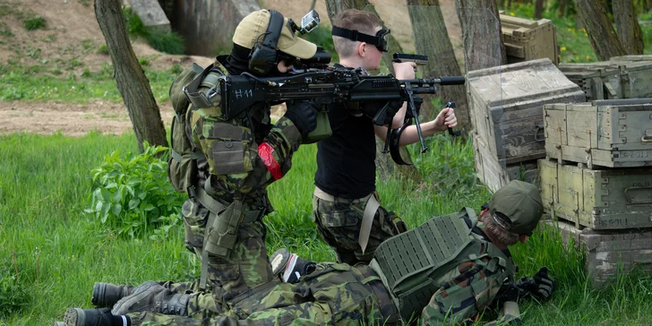 Veřejný airsoft: vstup na sdílenou hru pro 1–7 osob nebo soukromý pronájem