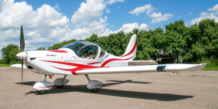 Staňte se na chvíli pilotem: až 40 min. řízení sportovního letounu