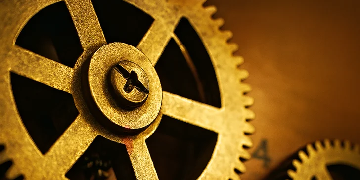 Zábavná únikovka Magický orloj pro 2–4 hráče vhodná i pro rodiny s dětmi