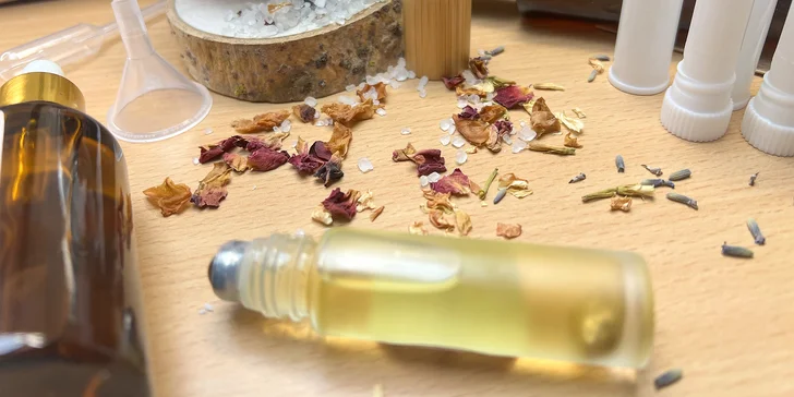Čtyřhodinový workshop aromaterapie v praxi, vč. výroby vlastní aromaterapeutické soli, sprchového oleje i osobního parfému