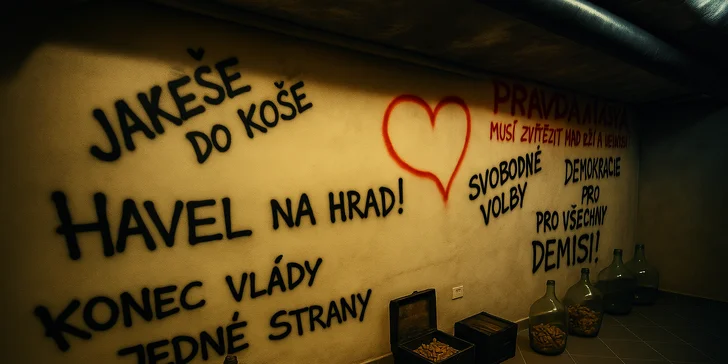 Doupě revoluce: úniková hra z napjatého období Sametové revoluce až pro 5 hráčů