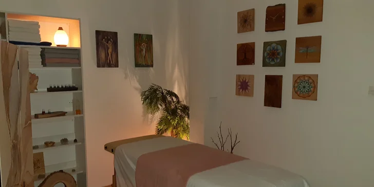 Masáž dle výběru: mořská, celotělová relaxační i speciální raindrop, 60–120 minut