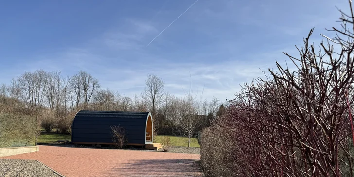 Pobyt u obory s daňky v Lužických horách: tiny house i se snídaní pro 2 osoby
