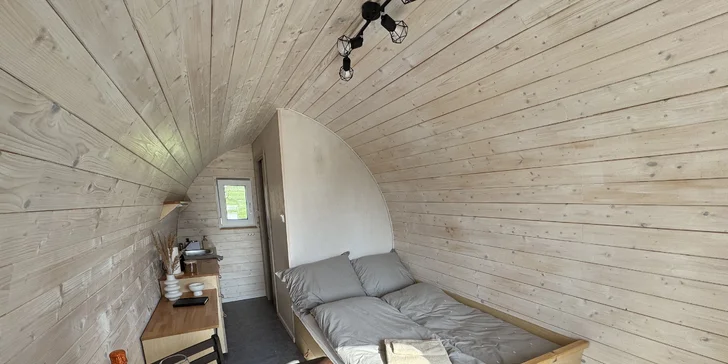 Pobyt u obory s daňky v Lužických horách: tiny house i se snídaní pro 2 osoby