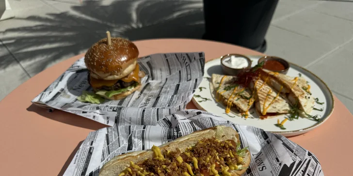 Hot dog, quesadilla, burger nebo burrito podle výběru z několika druhů