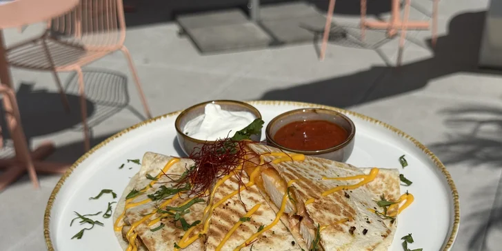 Hot dog, quesadilla, burger nebo burrito podle výběru z několika druhů
