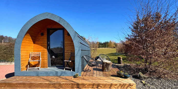 Pobyt u obory s daňky v Lužických horách: tiny house i se snídaní pro 2 osoby