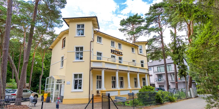 Příjemný hotel přímo u Baltu: snídaně, sauna a denně hodina v aquaparku