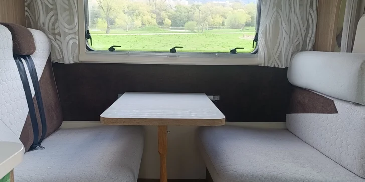 Zapůjčení karavanu až pro 6 osob: hlavní nebo vedlejší sezóna, na 4 dny nebo až týden