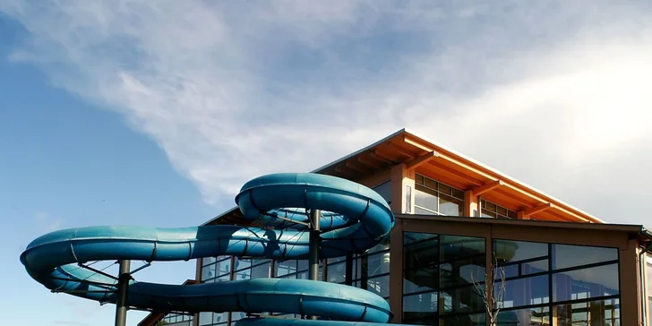 Rodinná dovolená ve 4* hotelu na Rujáně: polopenze i neomezený vstup do aquaparku, 8 km od moře