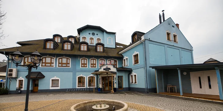 Pobyt v Rožnově pod Radhoštěm: snídaně i večeře a balíčky se vstupem do skanzenu