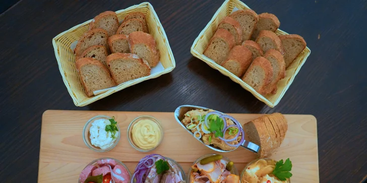 Prkno klasických českých předkrmů i s pivní degustací pro 2 osoby