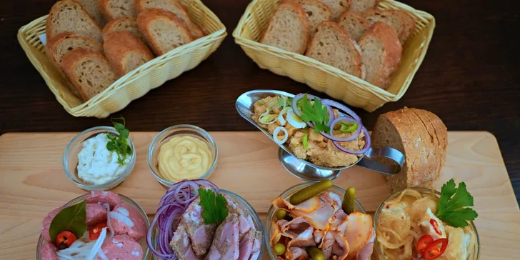 Prkno klasických českých předkrmů i s pivní degustací pro 2 osoby