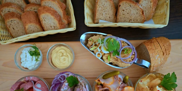Prkno klasických českých předkrmů i s pivní degustací pro 2 osoby