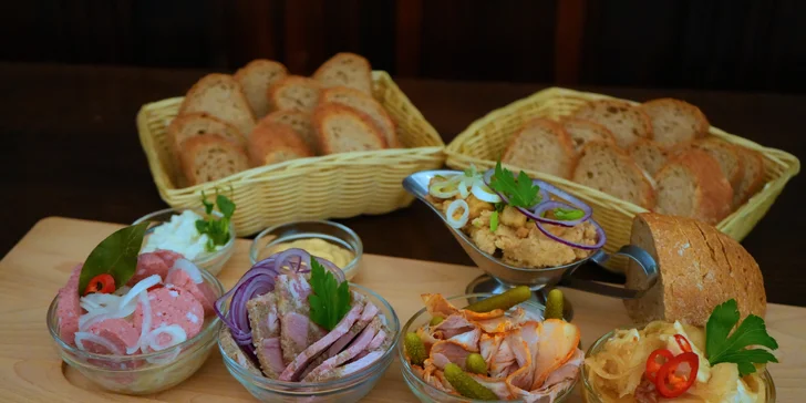 Prkno klasických českých předkrmů i s pivní degustací pro 2 osoby